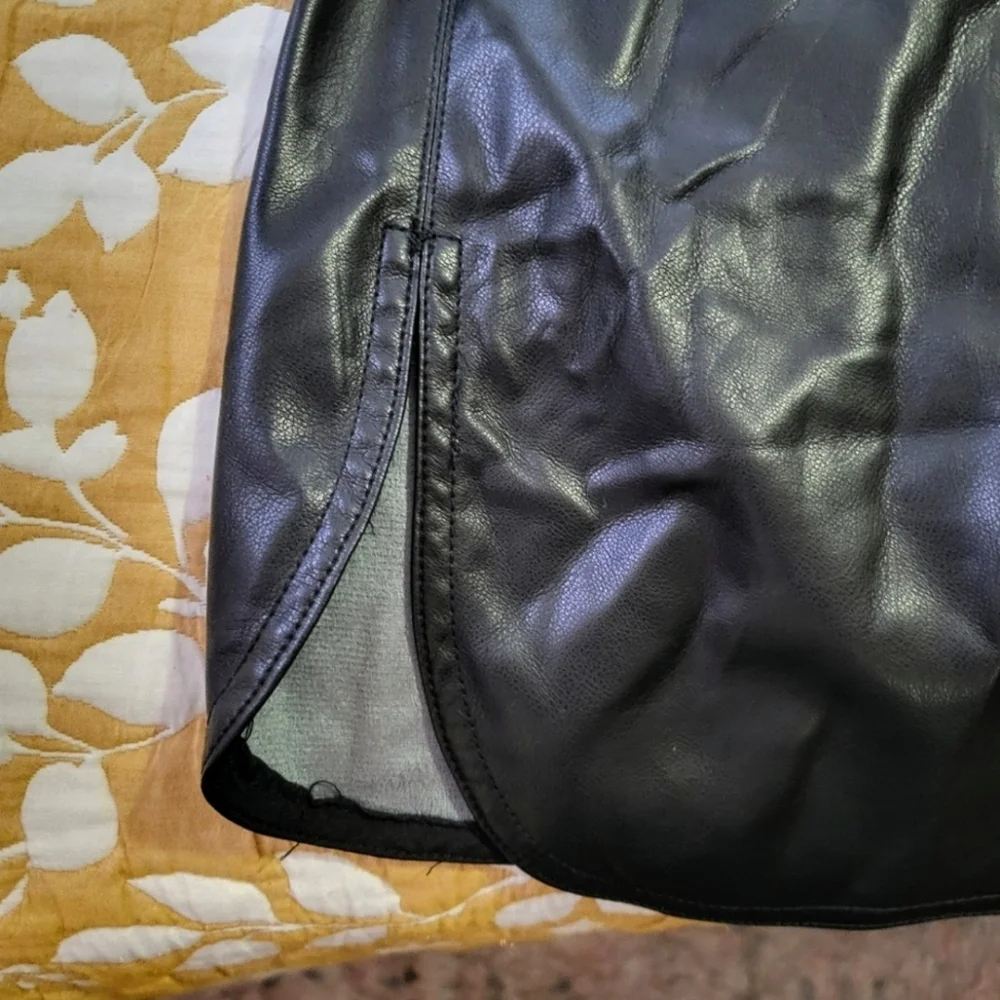 Faux leather button up dress - Picture 4 of 7